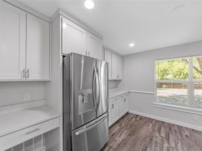 13215  Blossomheath Lane , Dallas Texas 75240