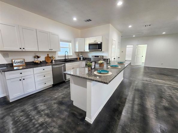 417  Katie Circle , Kennedale Texas 76060