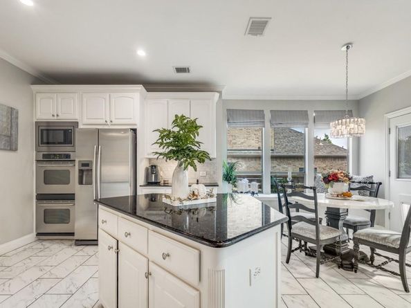 2806  Spring Oaks Drive , Highland Village Texas 75077