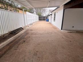 568 W Hammond Street , Lancaster Texas 75146