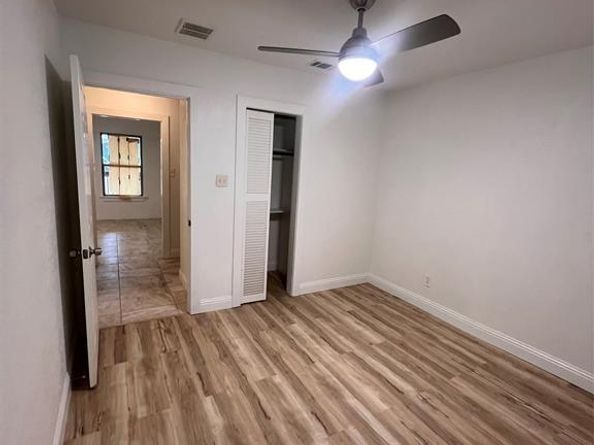 568 W Hammond Street , Lancaster Texas 75146