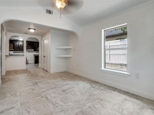 568 W Hammond Street , Lancaster Texas 75146