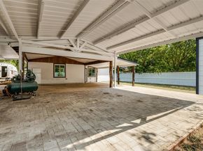 568 W Hammond Street , Lancaster Texas 75146