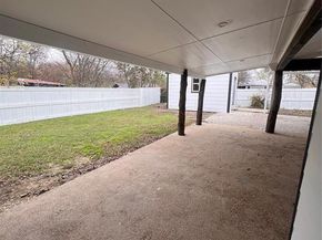 568 W Hammond Street , Lancaster Texas 75146