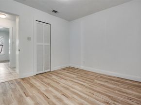 568 W Hammond Street , Lancaster Texas 75146