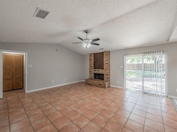 214  Kalmia Drive , Arlington Texas 76018