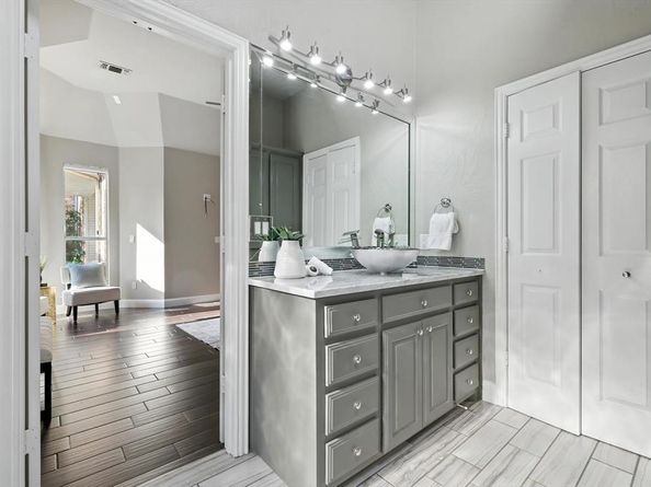 6643  Gretchen Lane , Dallas Texas 75252