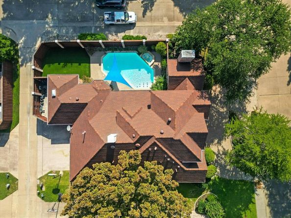 6643  Gretchen Lane , Dallas Texas 75252