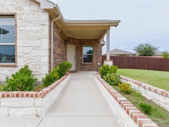 841  Hutchins Drive , Crowley Texas 76036