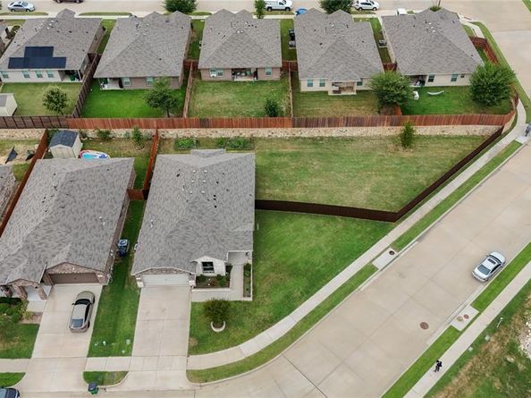 841  Hutchins Drive , Crowley Texas 76036