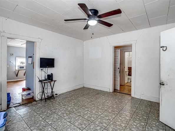 3151  Mims Street , Fort Worth Texas 76112