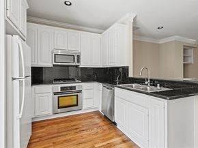 2514  Worthington Street , Dallas Texas 75204