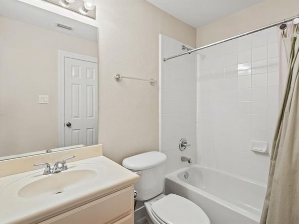 2514  Worthington Street , Dallas Texas 75204