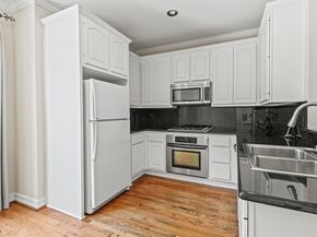 2514  Worthington Street , Dallas Texas 75204