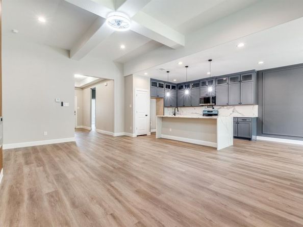 2818  Southland  , Dallas Texas 75215