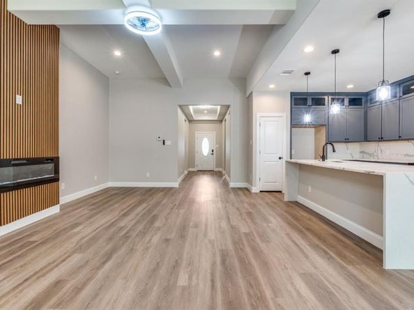2818  Southland  , Dallas Texas 75215