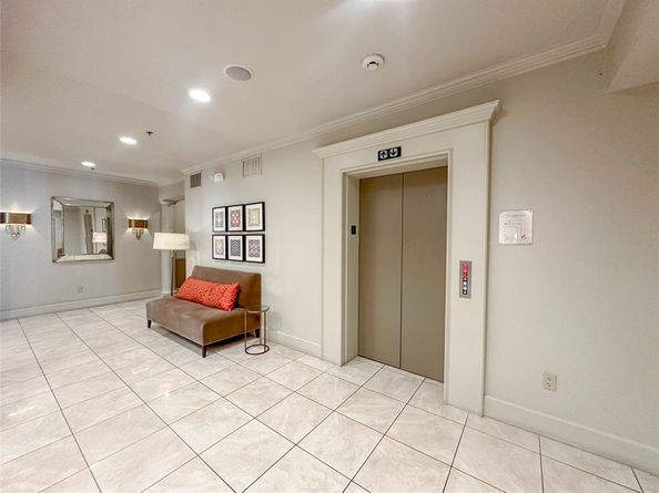 3400  Welborn Street  306, Dallas Texas 75219