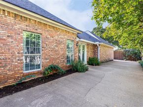 6802  Mt Vernon Court , Arlington Texas 76017