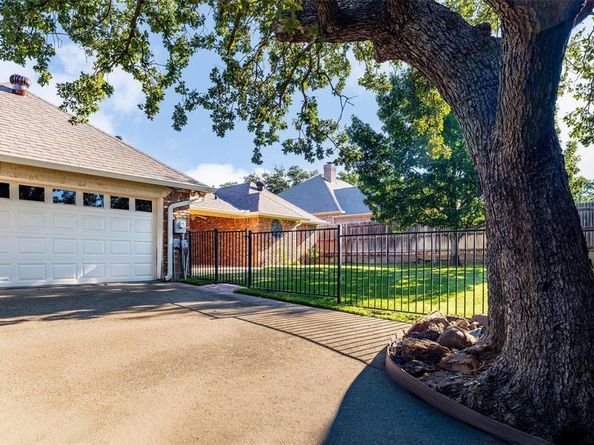 6802  Mt Vernon Court , Arlington Texas 76017