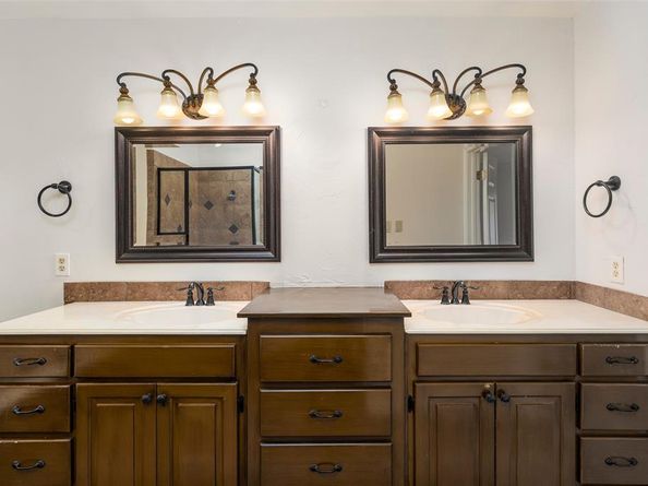6802  Mt Vernon Court , Arlington Texas 76017