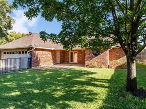 6802  Mt Vernon Court , Arlington Texas 76017