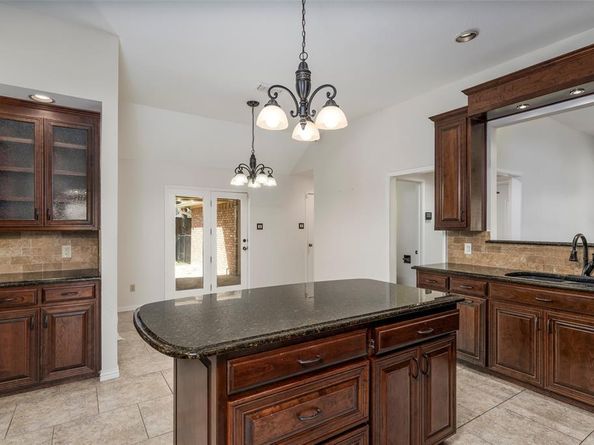 6802  Mt Vernon Court , Arlington Texas 76017