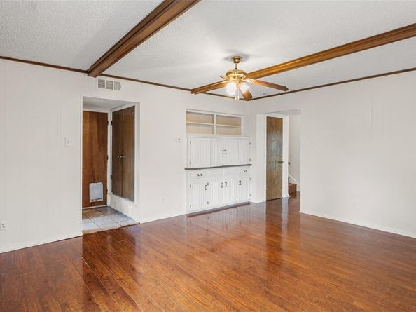 1801  Travis Street , Garland Texas 75042