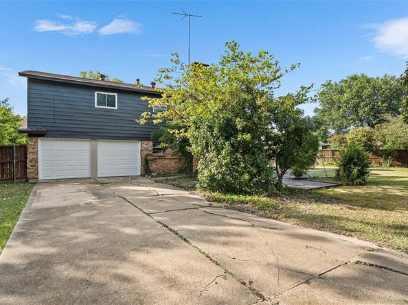 1801  Travis Street , Garland Texas 75042