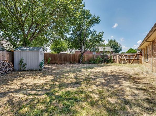 748  Hunter Drive , Azle Texas 76020