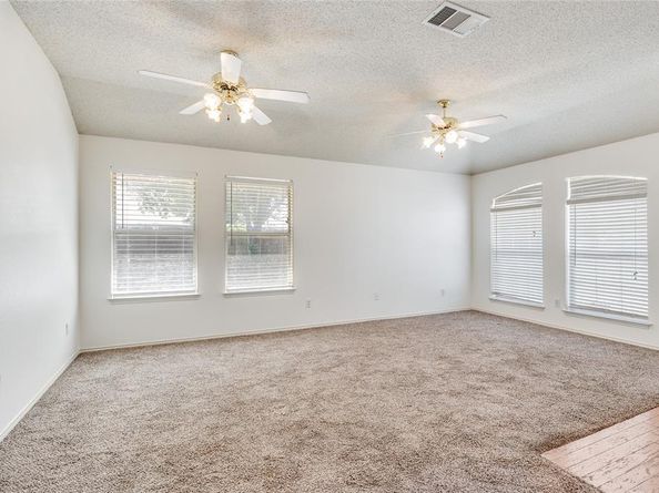 748  Hunter Drive , Azle Texas 76020