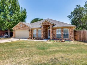 748  Hunter Drive , Azle Texas 76020