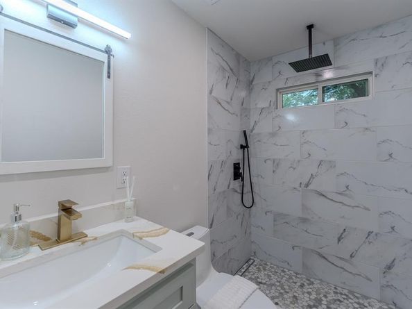 2354  San Marcus Avenue , Dallas Texas 75228