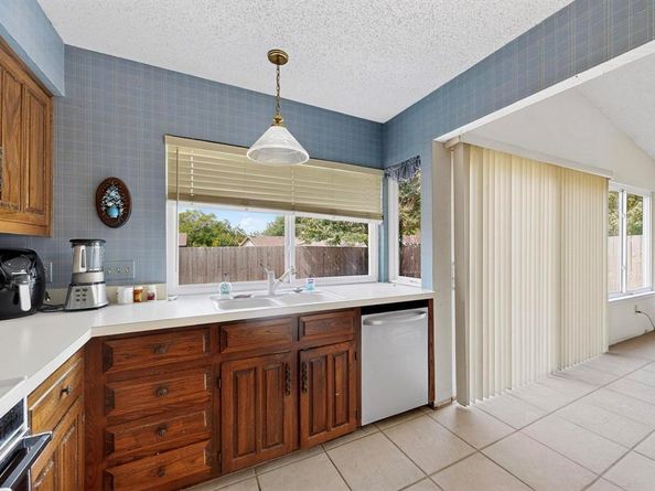 1813  Plantation Road , Garland Texas 75044