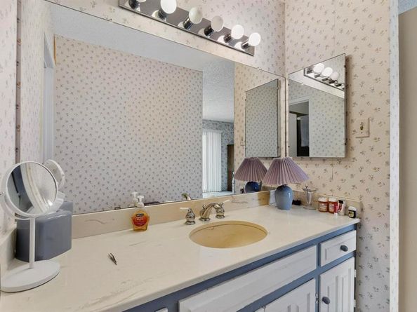 1813  Plantation Road , Garland Texas 75044