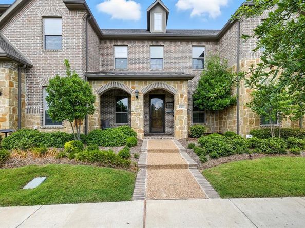 1305  Birds Fort Trail , Arlington Texas 76005
