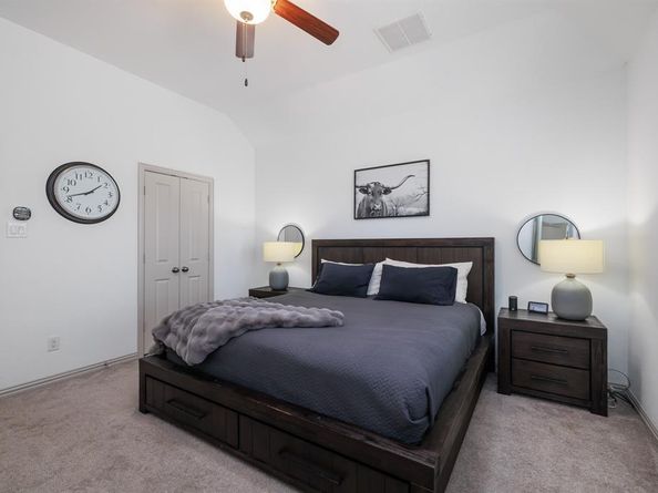 1305  Birds Fort Trail , Arlington Texas 76005