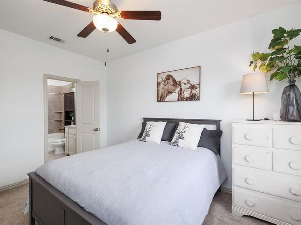 1305  Birds Fort Trail , Arlington Texas 76005