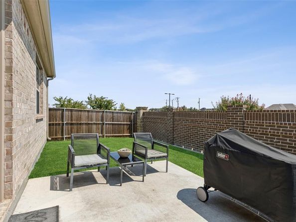 2372  Bella Court , Carrollton Texas 75010