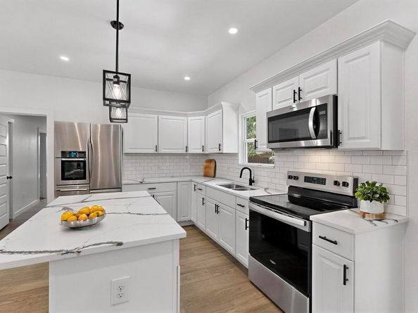 717 N Saint Augustine Drive , Dallas Texas 75217