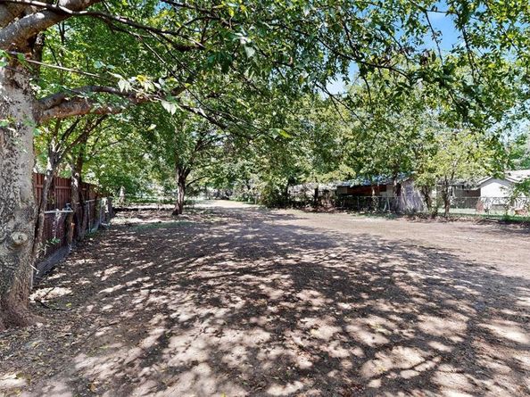 717 N Saint Augustine Drive , Dallas Texas 75217