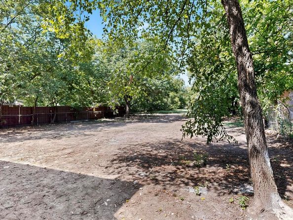 717 N Saint Augustine Drive , Dallas Texas 75217