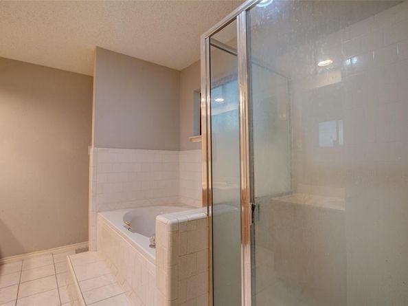 1109  Harvest Hill Lane , Lancaster Texas 75146