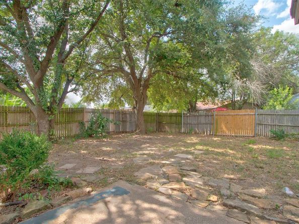 1109  Harvest Hill Lane , Lancaster Texas 75146