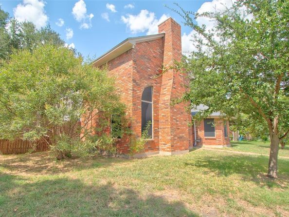 1109  Harvest Hill Lane , Lancaster Texas 75146