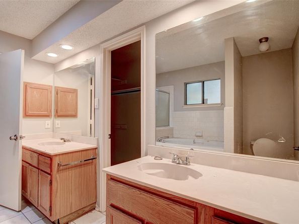 1109  Harvest Hill Lane , Lancaster Texas 75146
