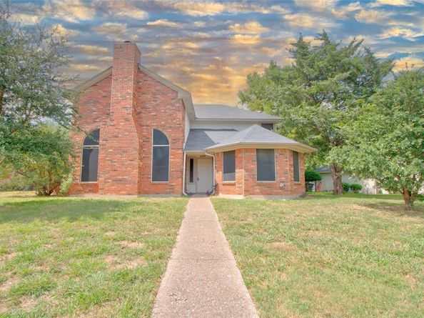 1109  Harvest Hill Lane , Lancaster Texas 75146