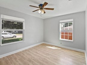 3910  Shelley Boulevard , Dallas Texas 75211