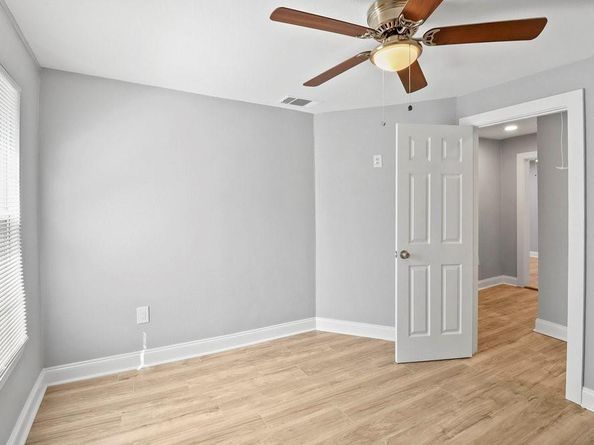 3910  Shelley Boulevard , Dallas Texas 75211