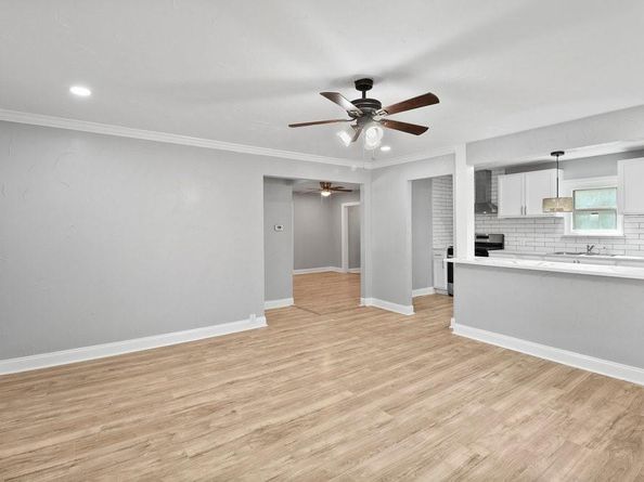 3910  Shelley Boulevard , Dallas Texas 75211