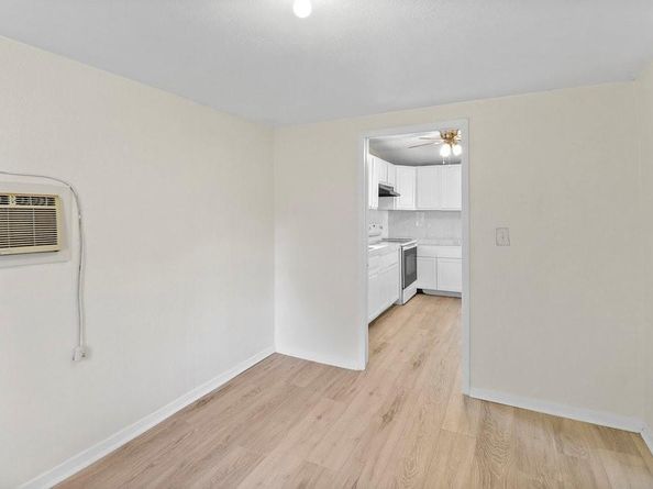 3910  Shelley Boulevard , Dallas Texas 75211